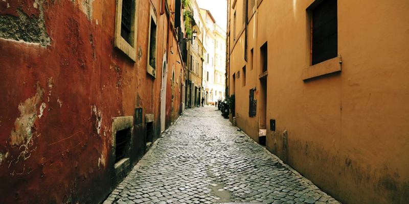 从DJ课程到商业舞台：如何通过专业DJ培训拓展婚礼、企业活动与商业庆典市场