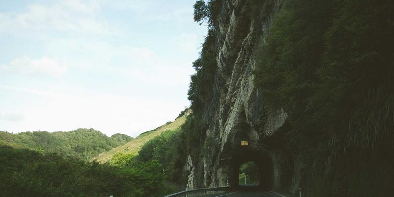 从入门到专业：掌握DJ培训与音乐制作的核心实践