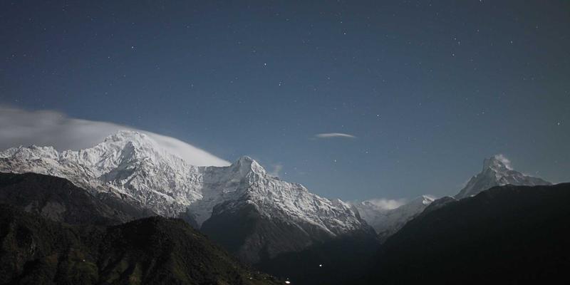 从曲库构建到现场掌控：婚礼与商业活动DJ的专业进阶指南