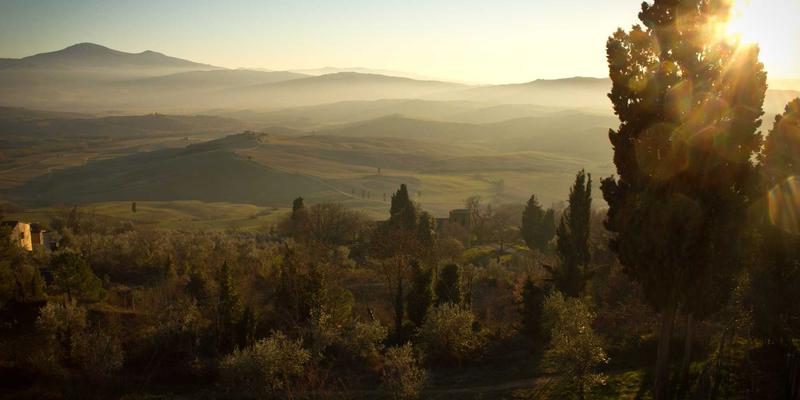 超越DJ课程与编曲技巧：塑造成功DJ品牌的三大支柱——自我营销、社交媒体与个人形象管理