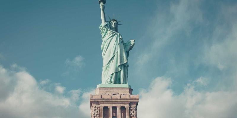 黑胶DJ复兴指南：从唱机调试到Scratch技巧的复古艺术